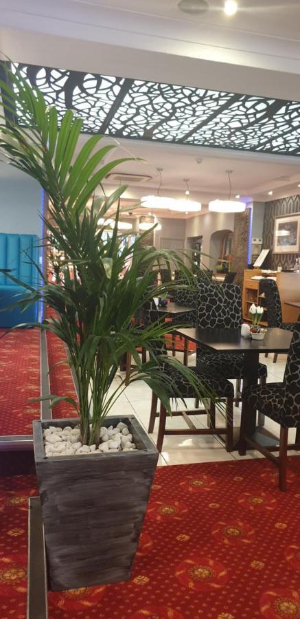 The Diplomat Restaurant & Hotel