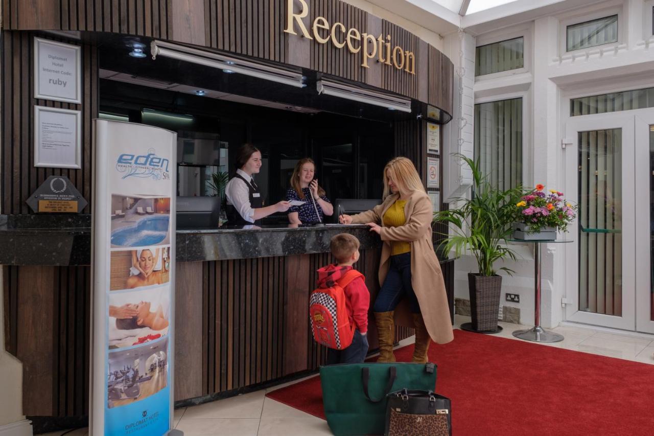 Hotel The Diplomat Restaurant & 4*