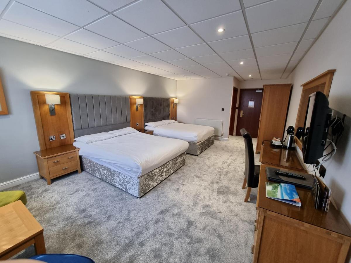 Hotel The Diplomat Restaurant & 4*