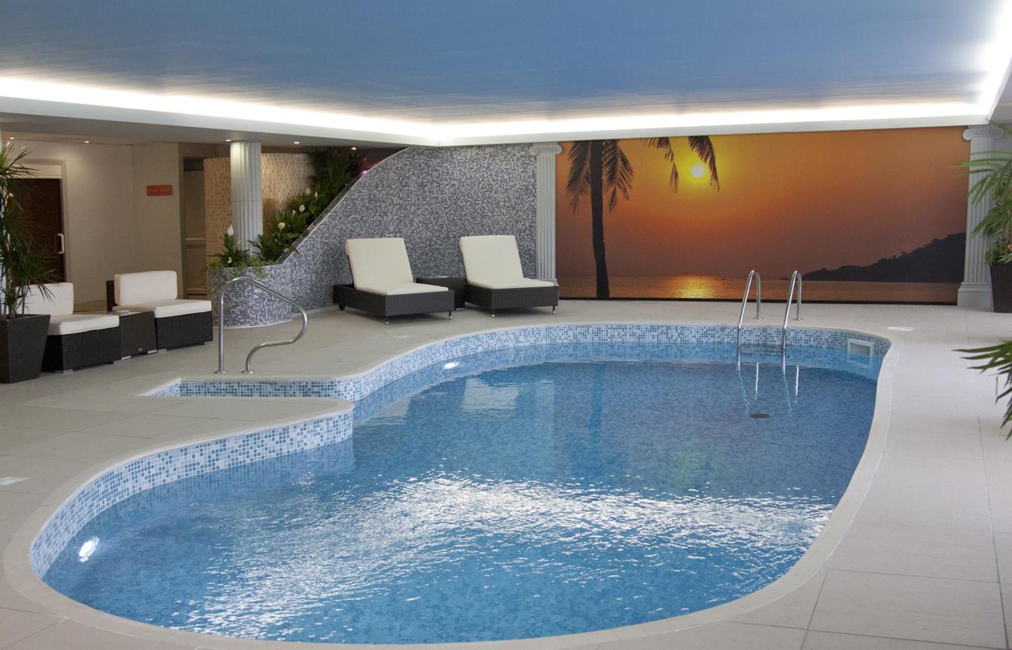 Hotel The Diplomat Restaurant & 4*